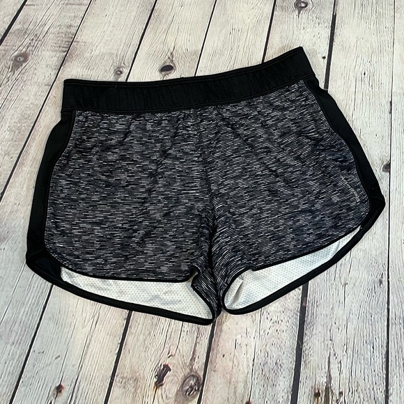 Reebok Pants - REEBOK Shorts Running Black & White-Small